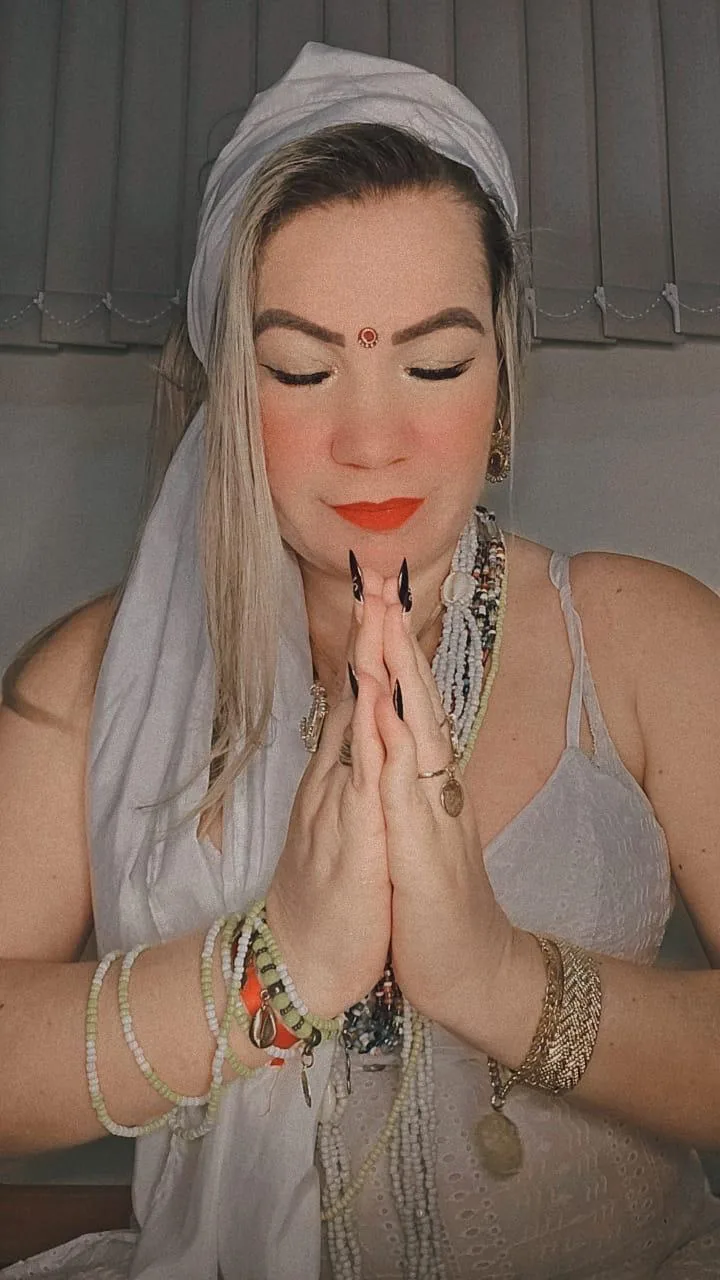 Irmã Yasmin em oração